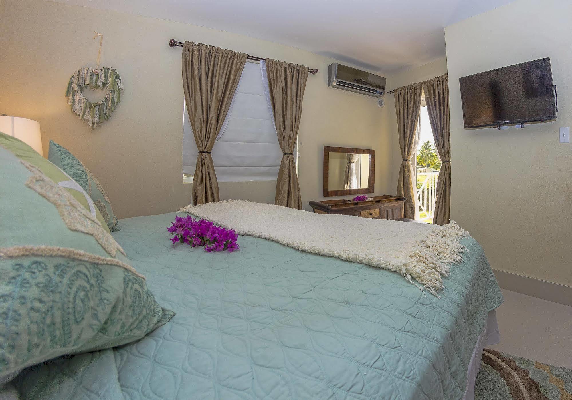 Lantana Barbados Condos Saint James Exterior photo